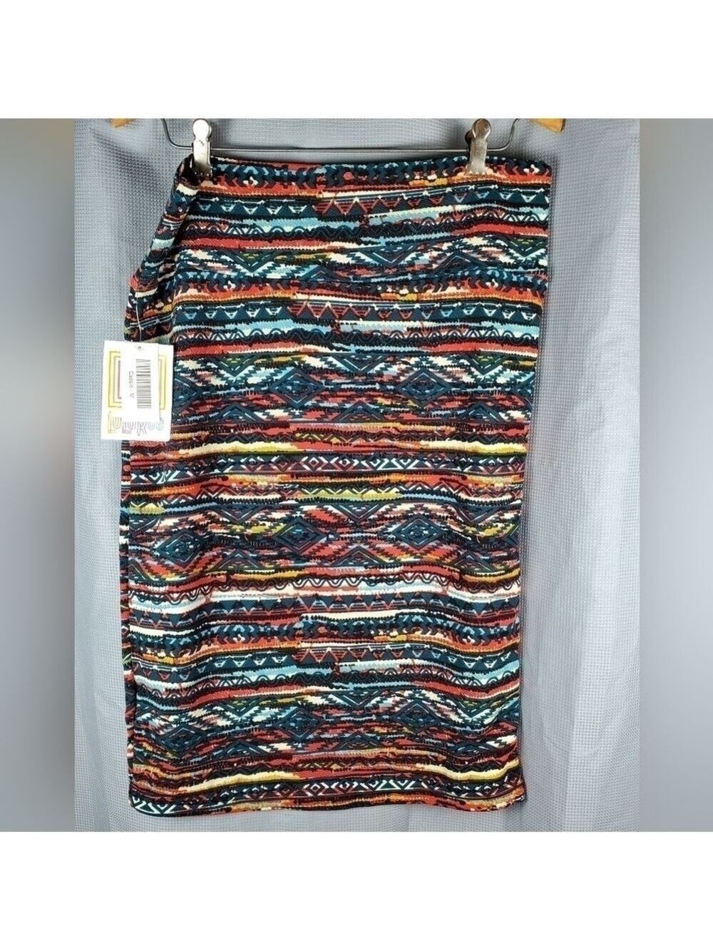 NWT Lularoe Cassie, green with multicolored design, size M - Picture 2 of 4